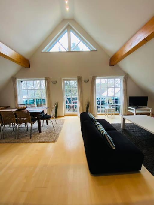 Appartamento Dachwohnung Mit Wasserblick Und Eigenem Bootssteg